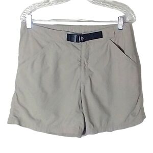 Mountain Hardwear size 12 lightweight khaki outdoor hiking shorts